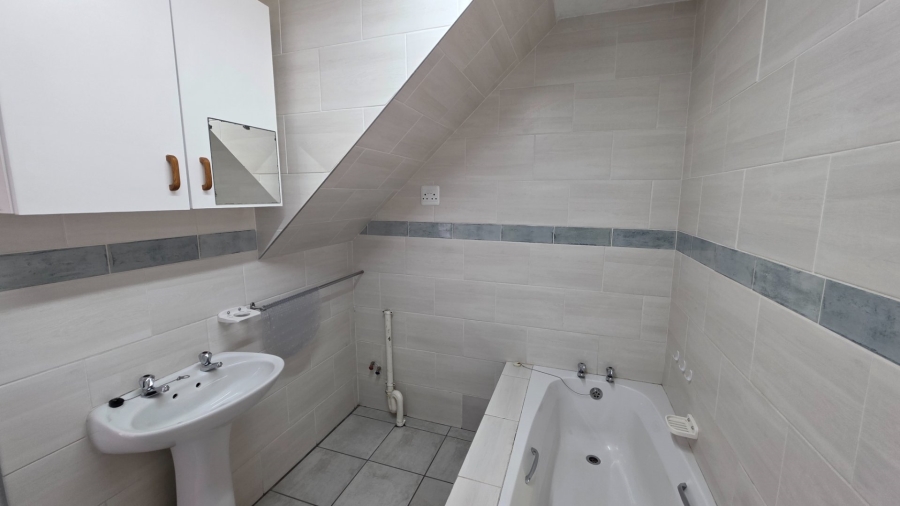 2 Bedroom Property for Sale in Hartenbos Central Western Cape